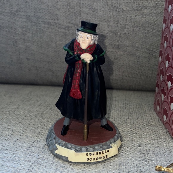 A Christmas Carol Ebenezer Scrooge - Picture 2 of 6